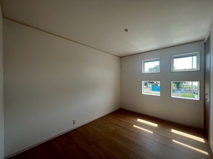 小山市中久喜　新築戸建13の洋室