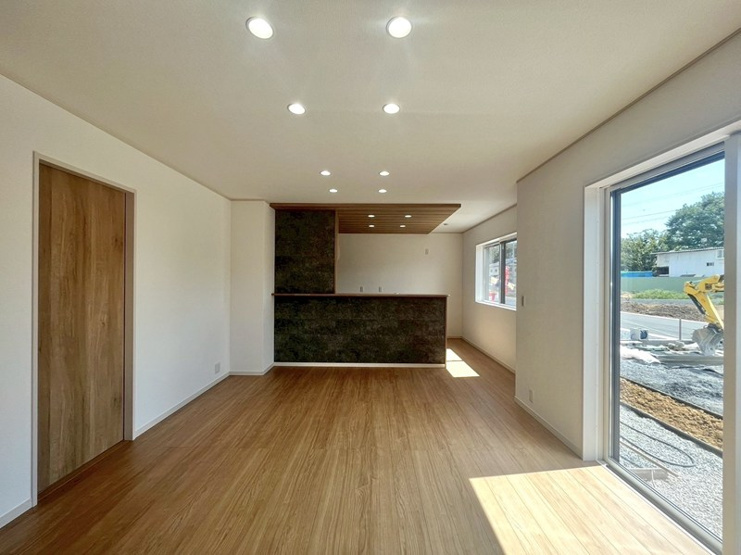 小山市中久喜　新築戸建13の玄関