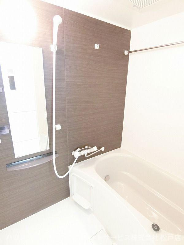 リブリ・二ツ木の浴室