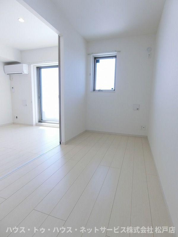 リブリ・二ツ木の洋室