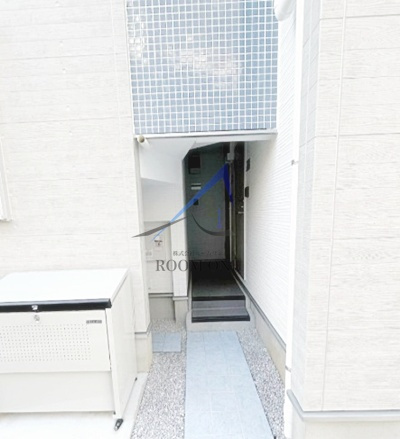 フルールのエントランス|エントランスです。