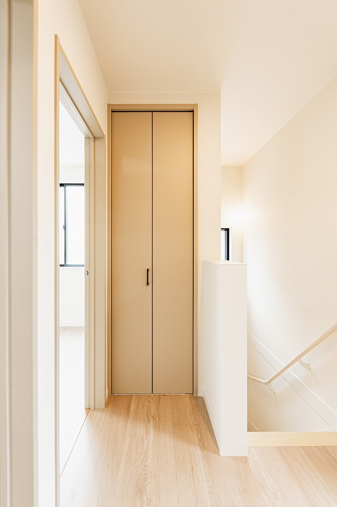 乙訓郡大山崎町小字尻江の収納|2階ホールスペースにも収納がございます。