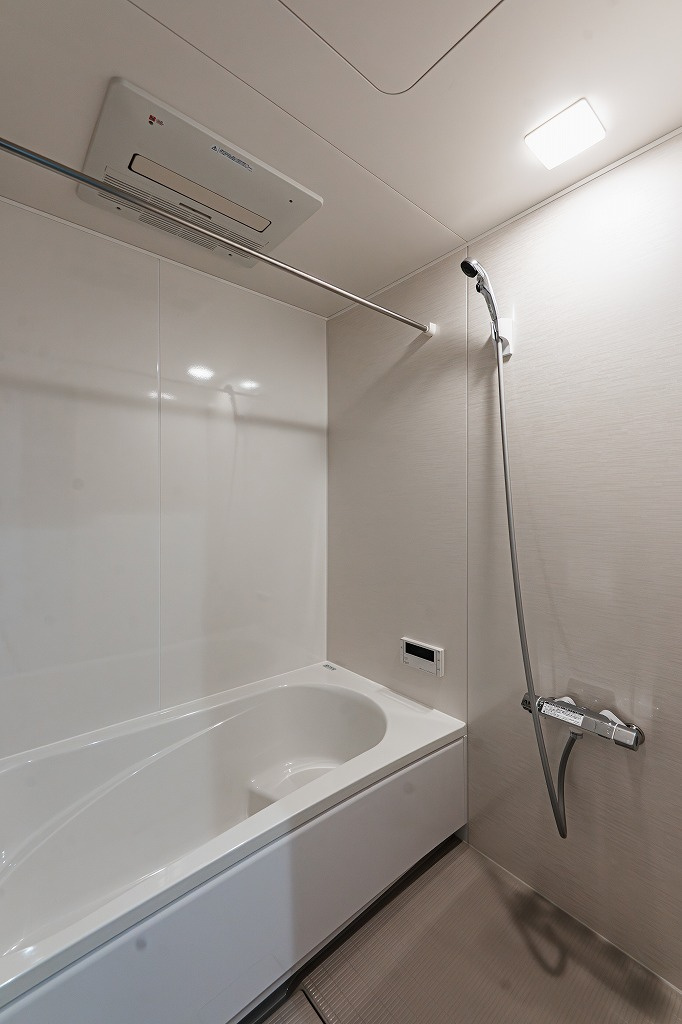 乙訓郡大山崎町小字尻江の浴室|浴室暖房乾燥機付きです。