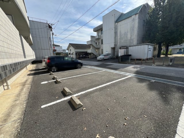 マリベールC&Kの駐車場