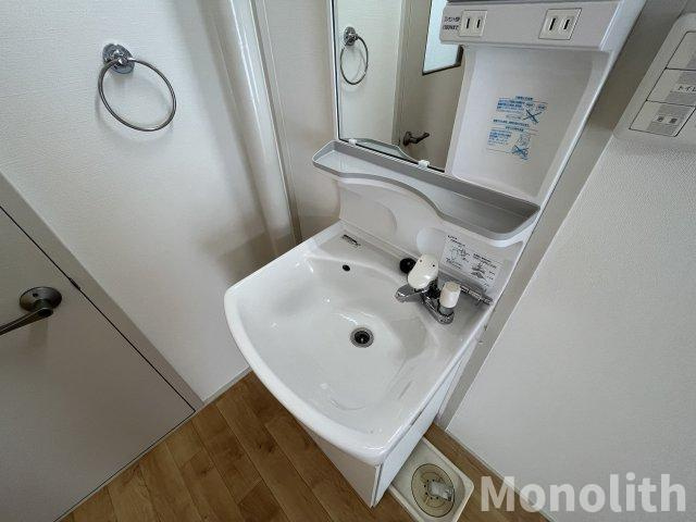 鶴山台54号棟の独立洗面台