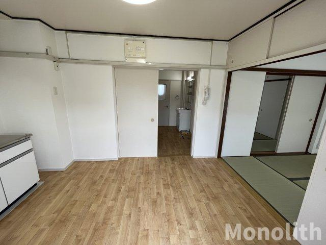 鶴山台54号棟の内装