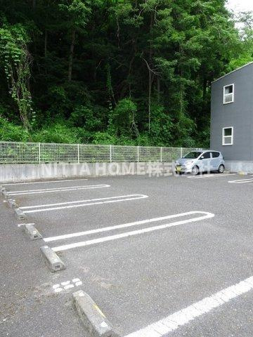 カルムジェルメの駐車場|敷地内駐車場があります◎