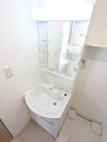 オリーブコートの独立洗面台