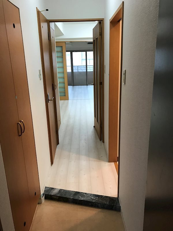 オークヒルズ壱番館の玄関