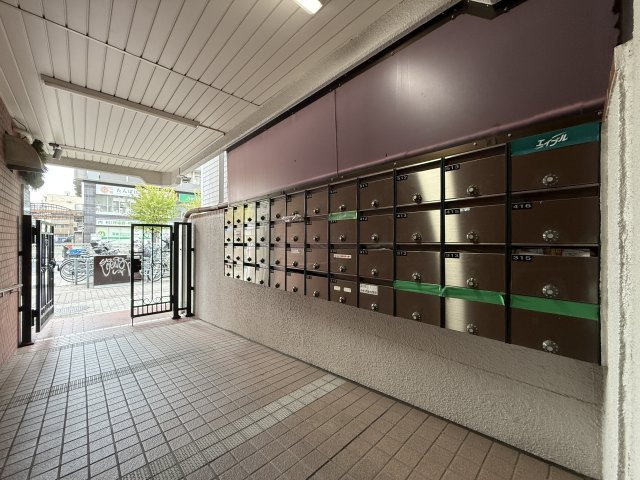 常盤ビルのエントランス