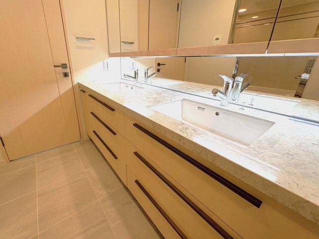 【独立洗面台】 | パークタワー西新宿