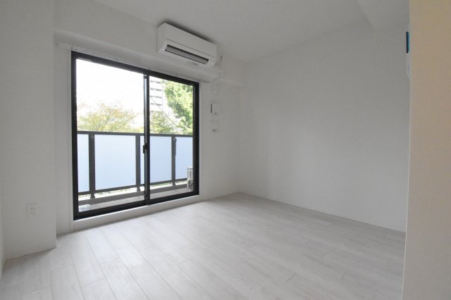 アドバンス西梅田ビオス　仲介手数料無料の洋室