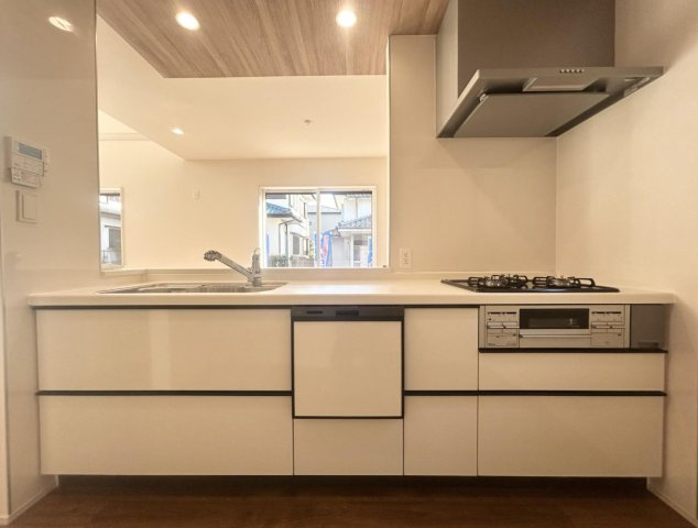 横浜市瀬谷区東野　新築戸建【仲介手数料無料】カースペース3台のキッチン