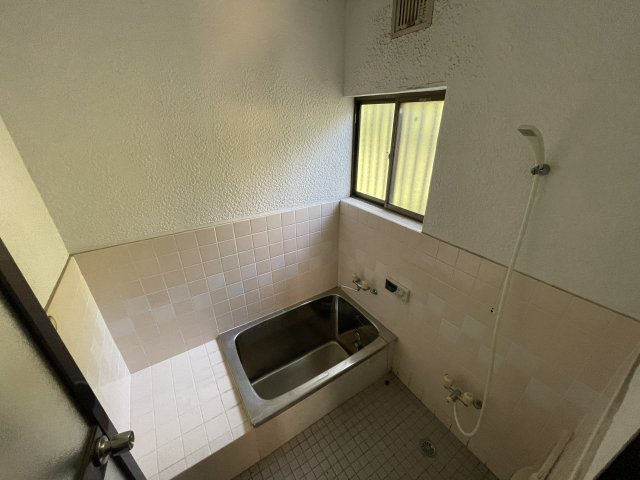 茂原市千町中古戸建の浴室