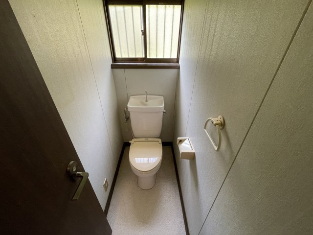 茂原市千町中古戸建のトイレ