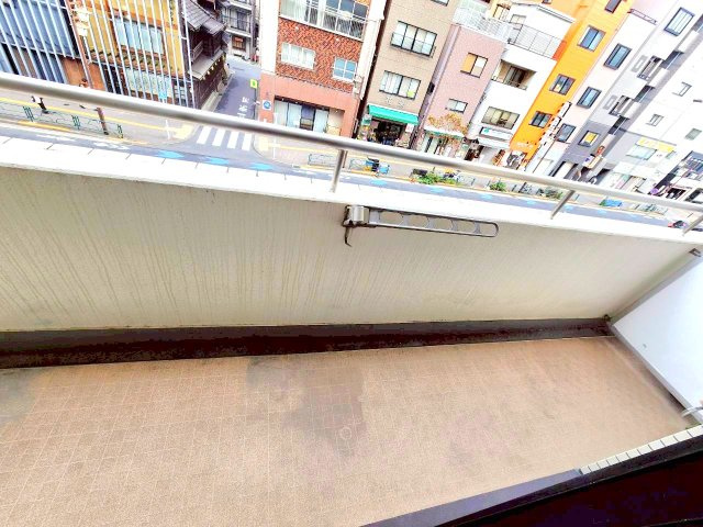 【バルコニー】