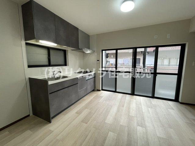 池田西町　中古一戸建てのキッチン|LDK16.0帖
■物件内覧・資金計画相談・住宅ローン相談、リフォーム相談、お問合せ受付中■
※当日・翌日のご内覧、ご相談はお電話でのお問合せがスムーズです！