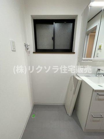 池田西町　中古一戸建てのランドリースペース|ドラム式も設置可能
■物件内覧・資金計画相談・住宅ローン相談、リフォーム相談、お問合せ受付中■
※当日・翌日のご内覧、ご相談はお電話でのお問合せがスムーズです！