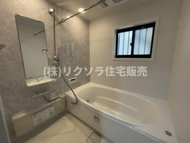 池田西町　中古一戸建ての浴室|浴室換気乾燥暖房機付き
■物件内覧・資金計画相談・住宅ローン相談、リフォーム相談、お問合せ受付中■
※当日・翌日のご内覧、ご相談はお電話でのお問合せがスムーズです！