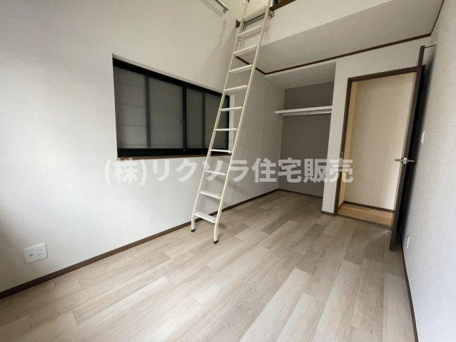 池田西町　中古一戸建ての子供部屋|洋室5.0帖　ロフト付き
■物件内覧・資金計画相談・住宅ローン相談、リフォーム相談、お問合せ受付中■
※当日・翌日のご内覧、ご相談はお電話でのお問合せがスムーズです！