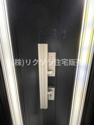 池田西町　中古一戸建ての防犯設備|ツーシリンダー錠
■物件内覧・資金計画相談・住宅ローン相談、リフォーム相談、お問合せ受付中■
※当日・翌日のご内覧、ご相談はお電話でのお問合せがスムーズです！