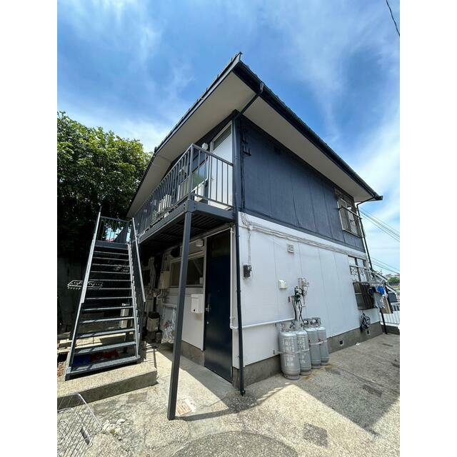 横須賀市根岸町２丁目のアパートの外観|きれいな外観です