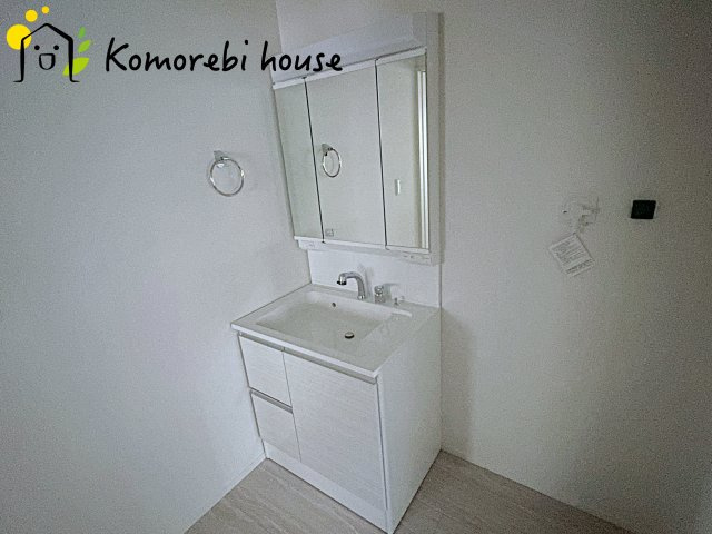 さいたま市北区今羽町　3期　新築一戸建て　グラファーレ　08の独立洗面台|26.2.16　撮影済み