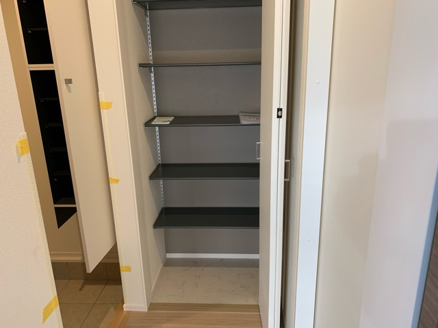 フォレ三鷹本村公園の収納