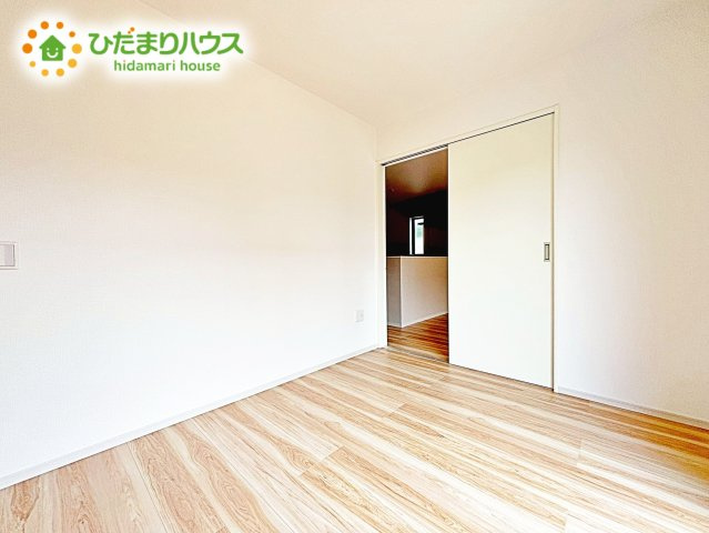 【洋室】 | 水戸市酒門町15期　新築戸建　2号棟 | 机にベットを置けば子供部屋の完成です！