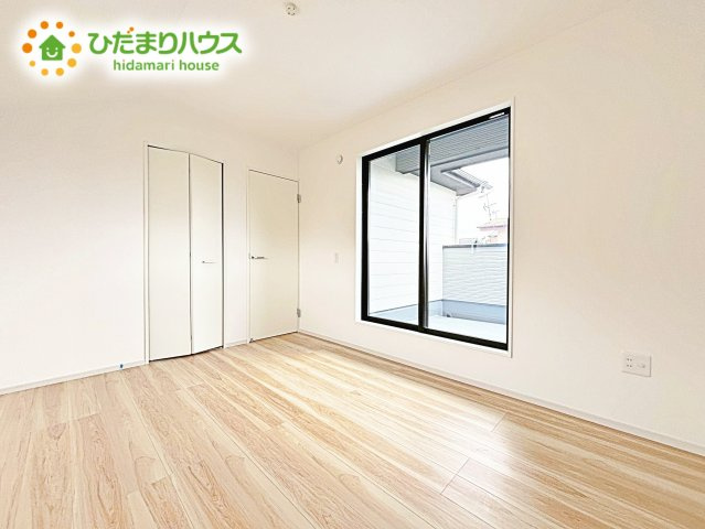 【洋室】 | 水戸市酒門町15期　新築戸建　2号棟 | バルコニーに面している居室なので、自然と光が差し込みます。