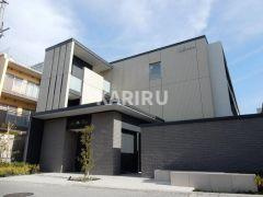 Parvis Flora Tsurumiのエントランス