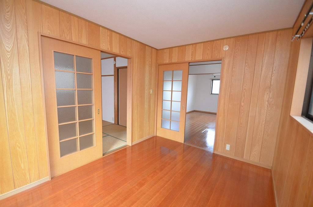 コーユー鷹見台A棟の洋室