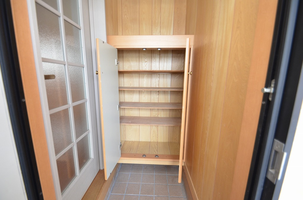 コーユー鷹見台A棟の収納