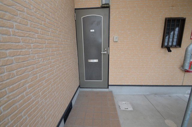 コーユー鷹見台A棟のエントランス