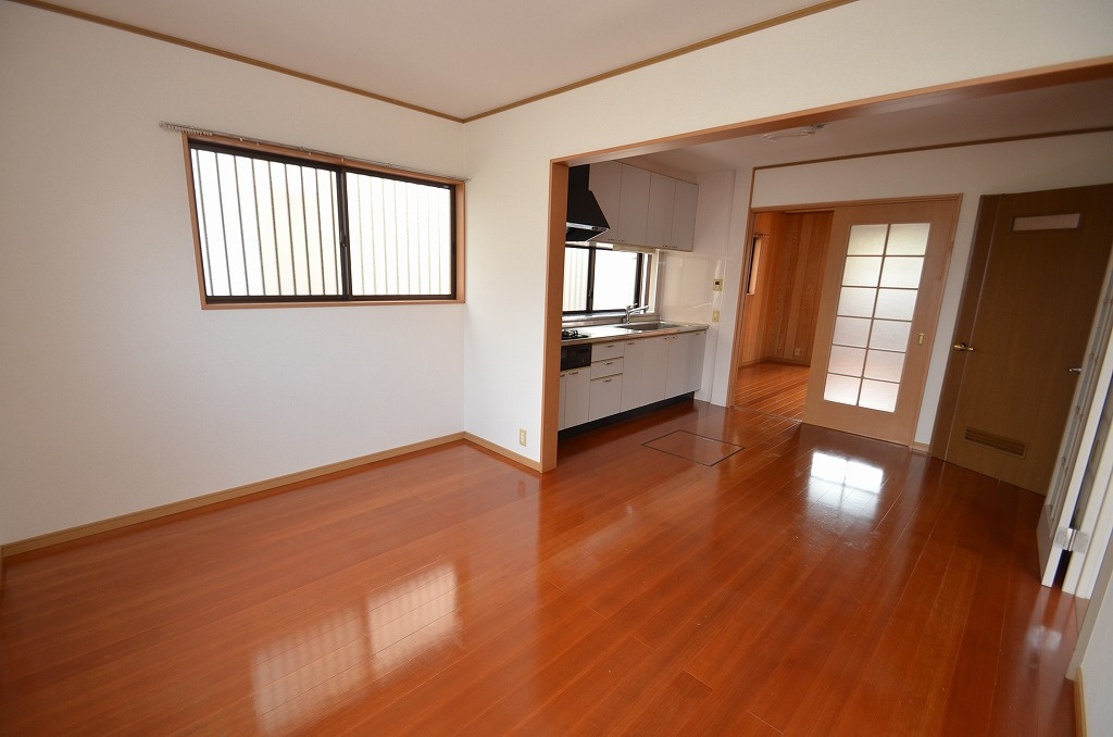 コーユー鷹見台A棟の居間・リビング