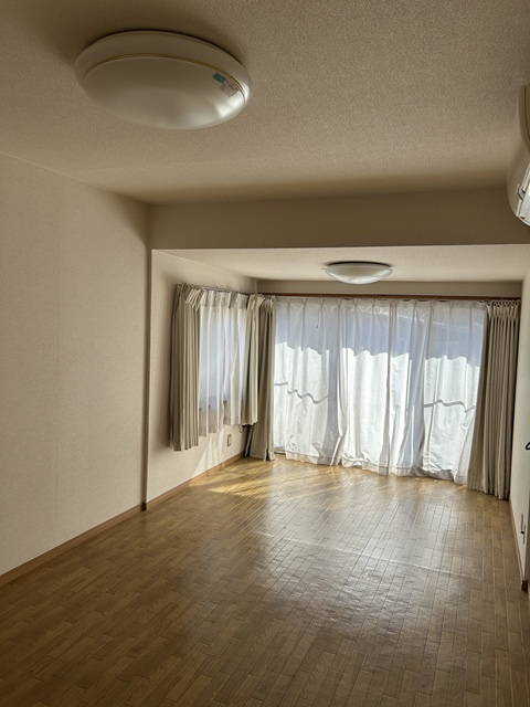 岡山市東区鉄の洋室|1階洋室