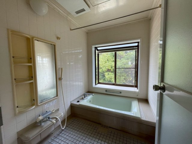 潮来市小泉　中古戸建のトイレ