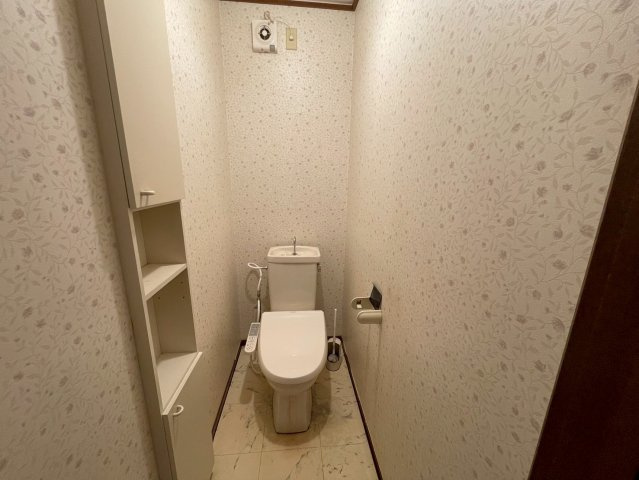 潮来市小泉　中古戸建のトイレ