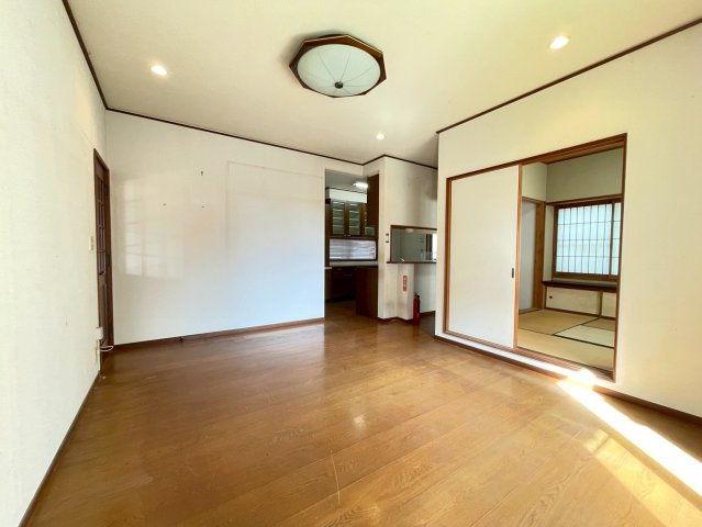 潮来市小泉　中古戸建の居間・リビング