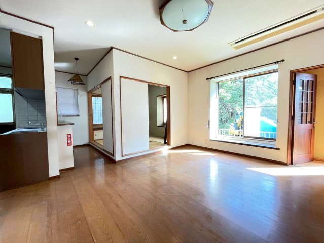 潮来市小泉　中古戸建の居間・リビング