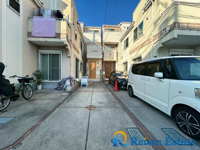 中古戸建　茅ヶ崎市松林1丁目の駐車場