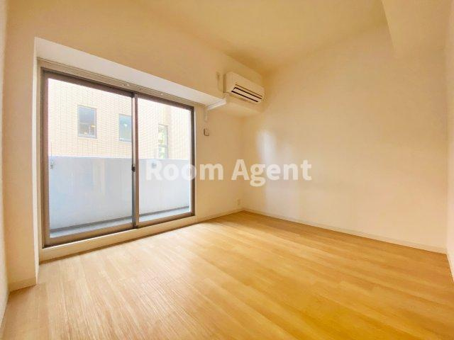 パルティール新栄の居間・リビング