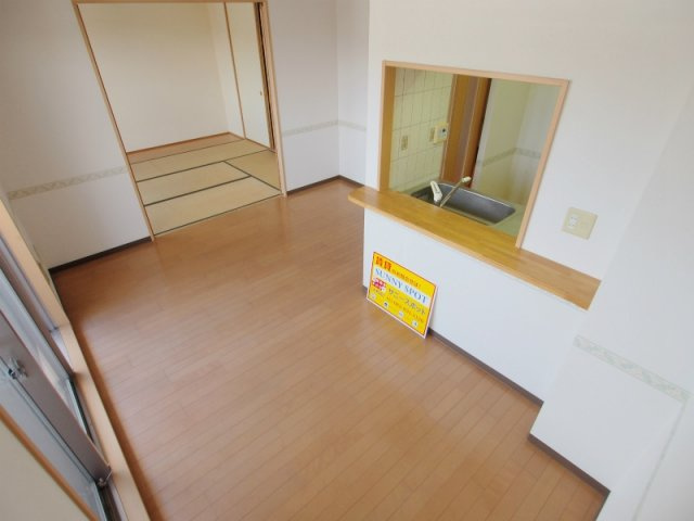 ハートランド大町の居間・リビング