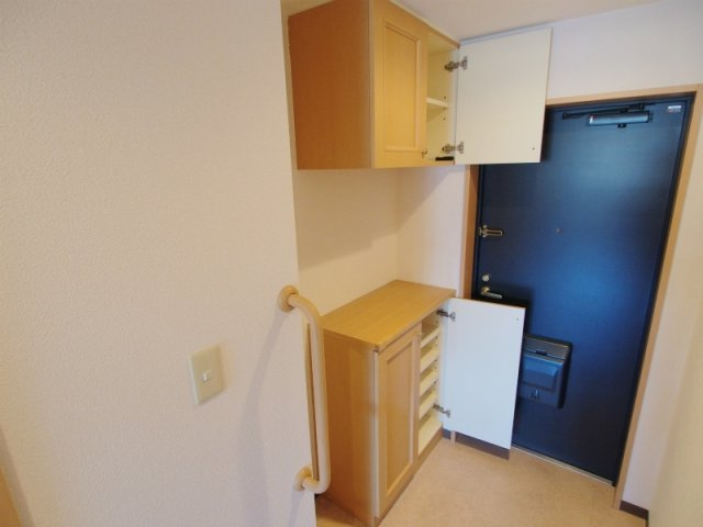 ハートランド大町の玄関