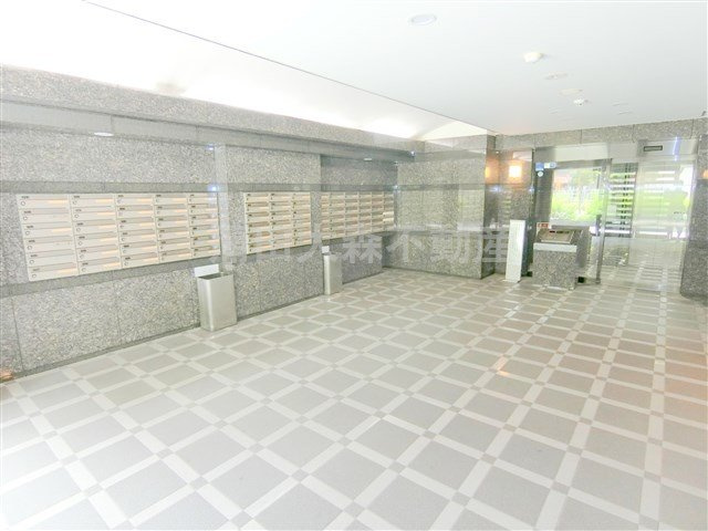 ルーブル蒲田壱番館のエントランス|防犯カメラTVモニター付オートロック宅配BOXメールBOX管理人室　エントランス