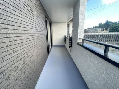 【バルコニー】 | 沖縄市南桃原（全2棟）ラストB号棟 | B号棟　嬉しい半分インナーバルコニー♪