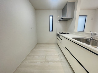 【キッチン】 | 沖縄市南桃原（全2棟）ラストB号棟 | B号棟　使いやすいシステムキッチン♪