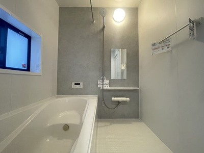 【浴室】 | 沖縄市南桃原（全2棟）ラストB号棟 | B号棟　浴室換気乾燥機付き♪