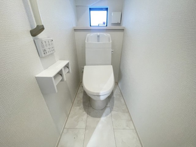 【トイレ】 | 沖縄市南桃原（全2棟）ラストB号棟 | B号棟　温水洗浄便座♪