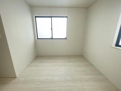 【洋室】 | 沖縄市南桃原（全2棟）ラストB号棟 | B号棟　洋室5.75帖＋CL付き♪